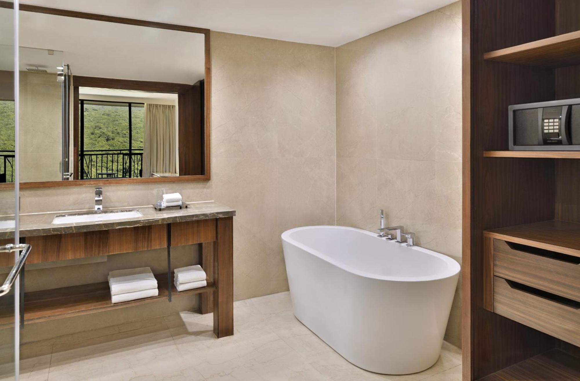 Courtyard By Marriott Mahabaleshwar Hotel Exterior foto